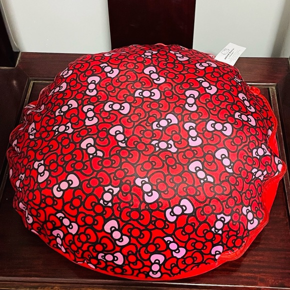 Hello Kitty Pet Bed - Picture 5 of 8